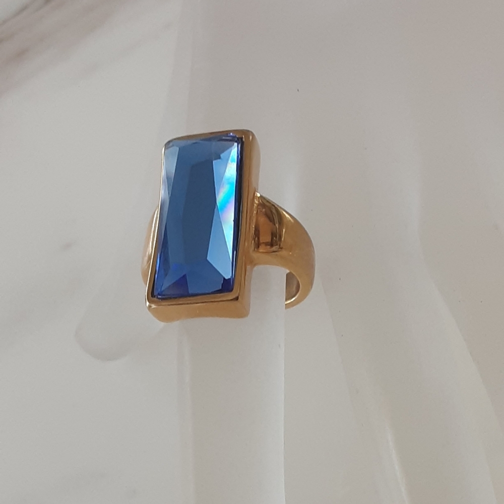 Simulated Topaz Faceted Rectangle Gold Plate Ring Sz 8 - Picture 2 of 7